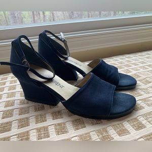 Yves Saint Laurent vintage navy strapped heels